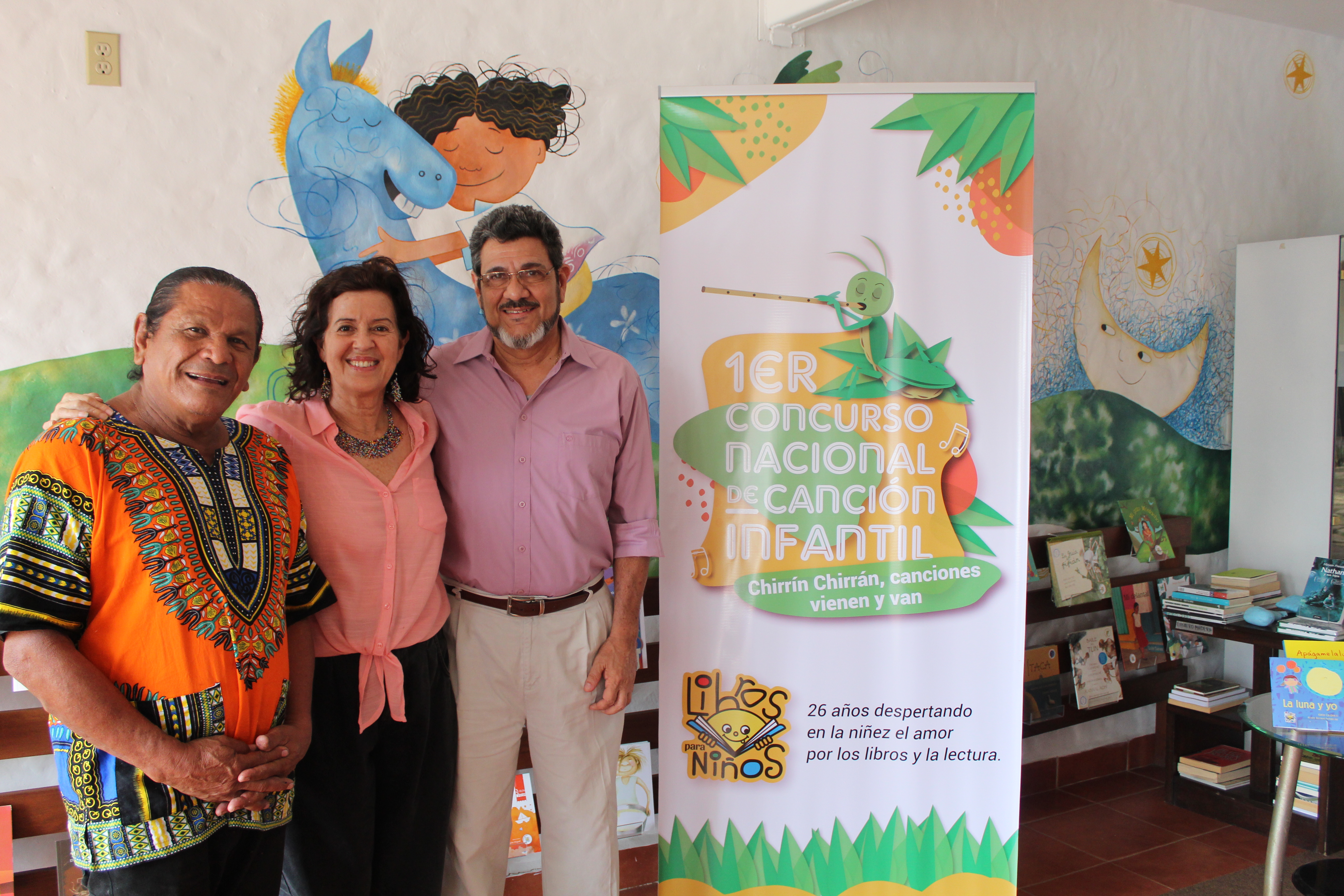 Mario Montenegro, Gloria Carrión y Francisco Cedeño, en el lanzamiento del concurso 